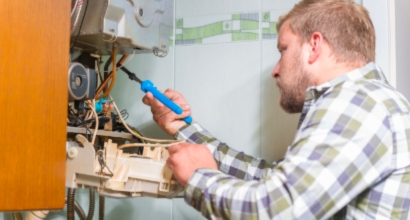 Heating & Cooling Repair Technician for gas furnace